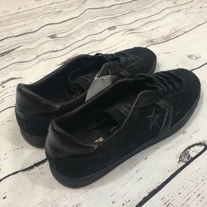 CONVERSE  NWT One Star cons suede black men’s 11